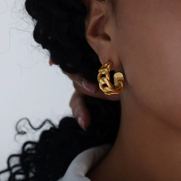 Wholesale Women's Titanium Steel Geometric Hollow Asymmetric Tassel Earrings With Electroplating Retro Fashionable Style