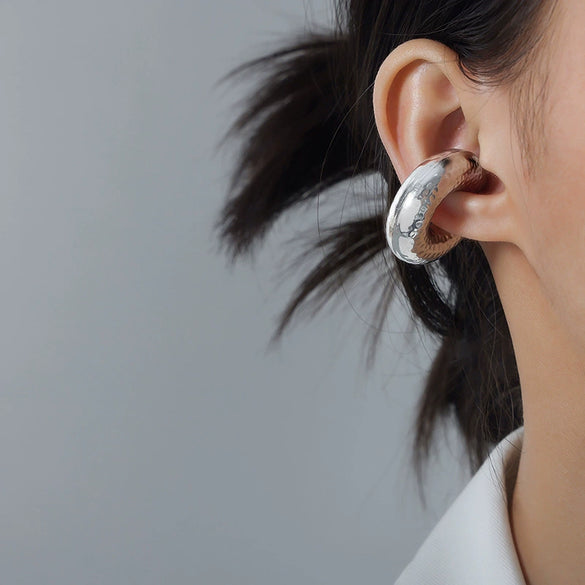 Wholesale Women's Titanium Steel Geometric Hollow Thread Ear Clip Earrings With Electroplating Treatment