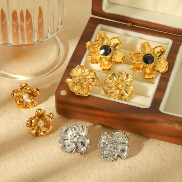 Wholesale Women's Titanium Steel Geometric Small Flower Elegant Earrings 18K Gold Plated