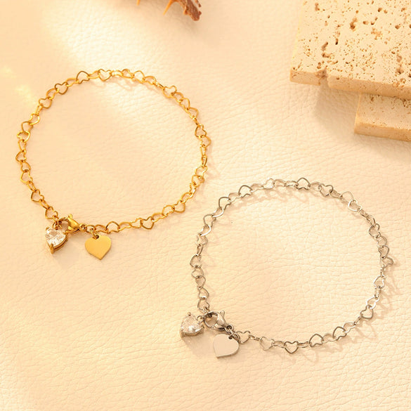 Wholesale Women's Titanium Steel Heart Bracelet With Electroplating Design