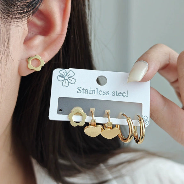 Wholesale Women's Titanium Steel Heart Shape Electroplating Fashionable Earrings