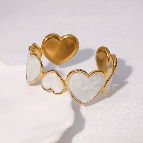 Wholesale Women's Titanium Steel Heartd Bracelet With 18K Gold Plated Electroplating High End And Non Fading