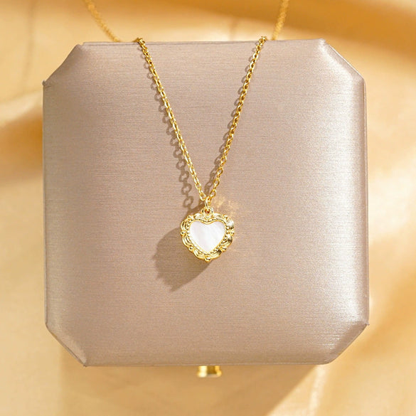 Wholesale Women's Titanium Steel Heart Shell Geometric Pattern Nonfading Necklace Set With Diamonds