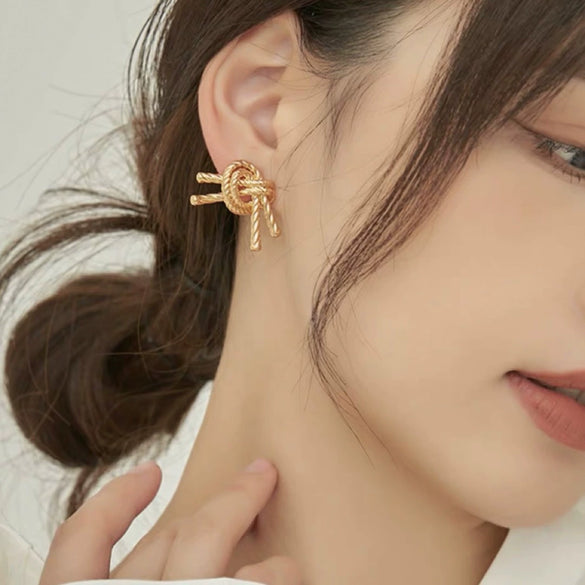 Wholesale Women's Titanium Steel Knotted Earrings With Geometric Pattern And Electroplating Design