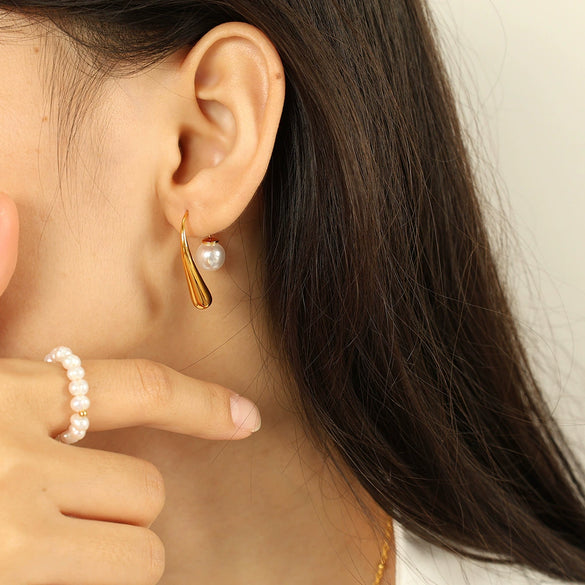 Wholesale Women's 316L Stainless Steel Light Luxury Style U Shape Drop Shaped Electroplated Pearl Earrings