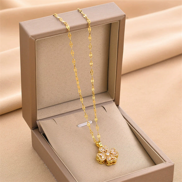 Wholesale Women's Titanium Steel Necklace With Four Leaf Clover Pendant Mixed Gemstone Inlay Electroplating Treatment