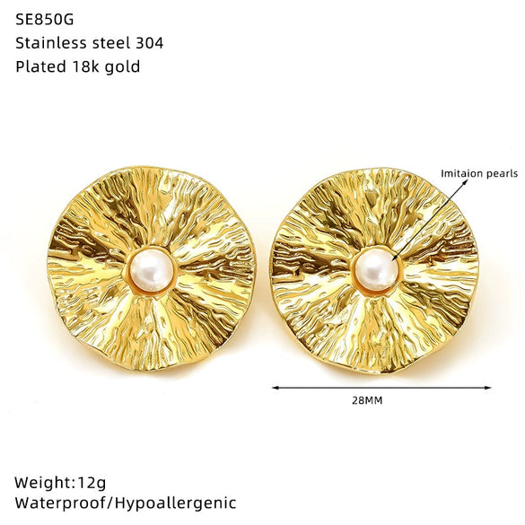 Wholesale Women's Titanium Steel Niche Style Leaves Pattern Imitation Pearl Set Earrings