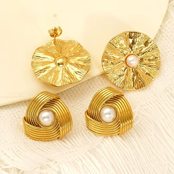 Wholesale Women's Titanium Steel Niche Style Leaves Pattern Imitation Pearl Set Earrings