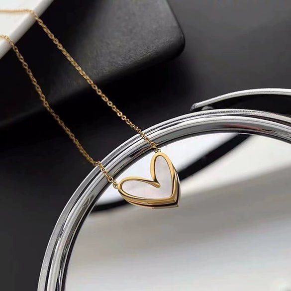 Wholesale Women's Titanium Steel Ochain Ushaped Love Shell Pendant Necklace Electroplated Simple Fashion