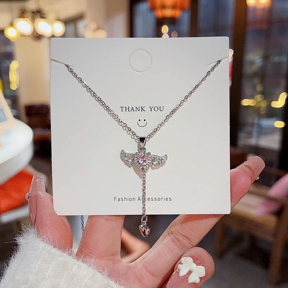 Wholesale Women's Titanium Steel Pendant Necklace With Flower Pattern And Zircon Design Ochain Style