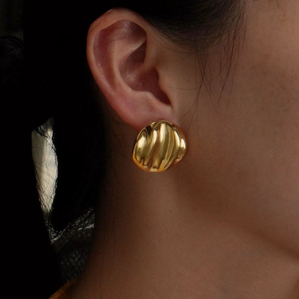 Wholesale Women's Titanium Steel Pleated Round Earrings With Geometric Design And Electroplating