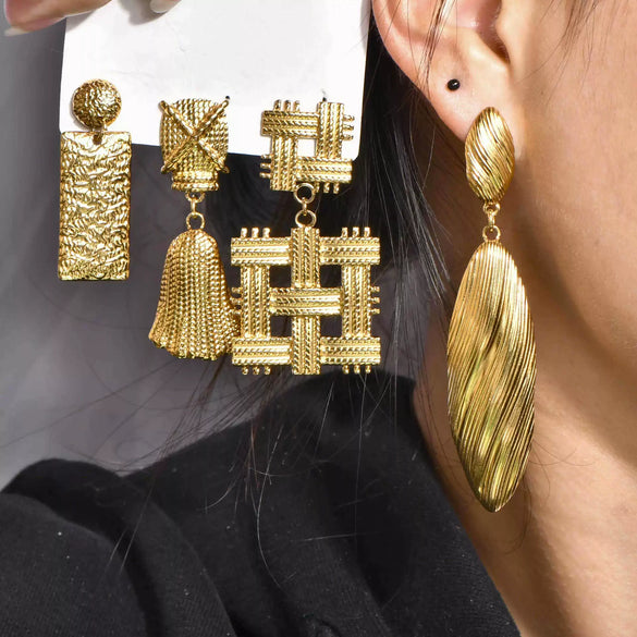 Wholesale Women's Titanium Steel Retro Palace Style Geometric Tassel Earrings With Electroplating Treatment