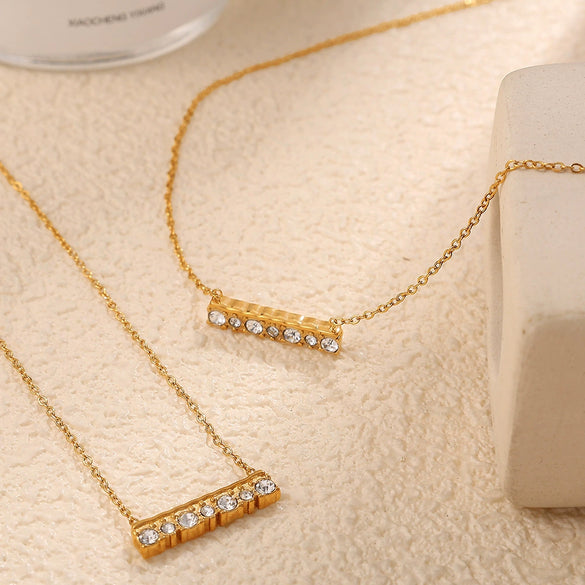 Wholesale Women's 316L Stainless Steel Singlerow Diamond Pendant Necklace With Geometric Styling And Electroplating Treatment