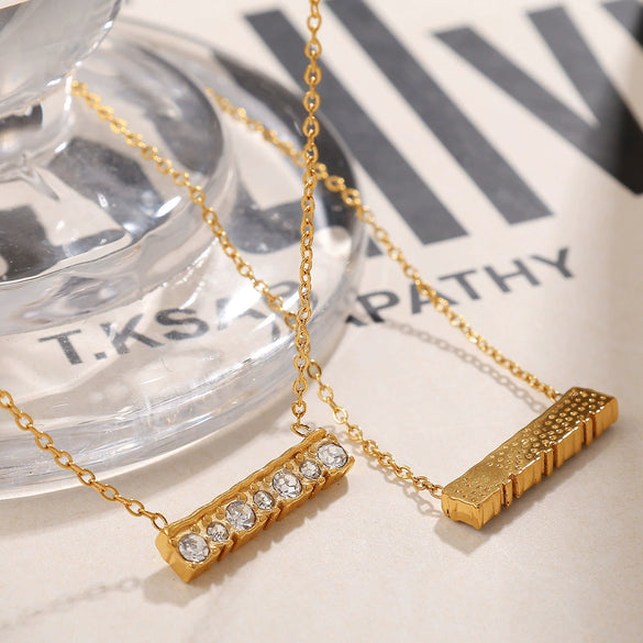 Wholesale Women's 316L Stainless Steel Singlerow Diamond Pendant Necklace With Geometric Styling And Electroplating Treatment