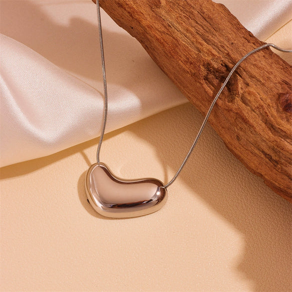 Wholesale Women's Titanium Steel Snake Bone Chain Necklace With Geometric Pattern And Love Heart Shape 18K Gold Plated