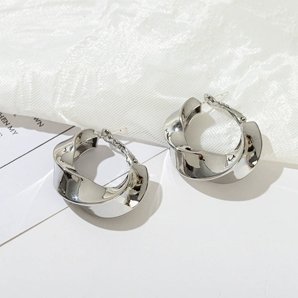 Wholesale Women's Twisted Brass And 925 Silver Needle Geometric Big Circle Earrings With Electroplating
