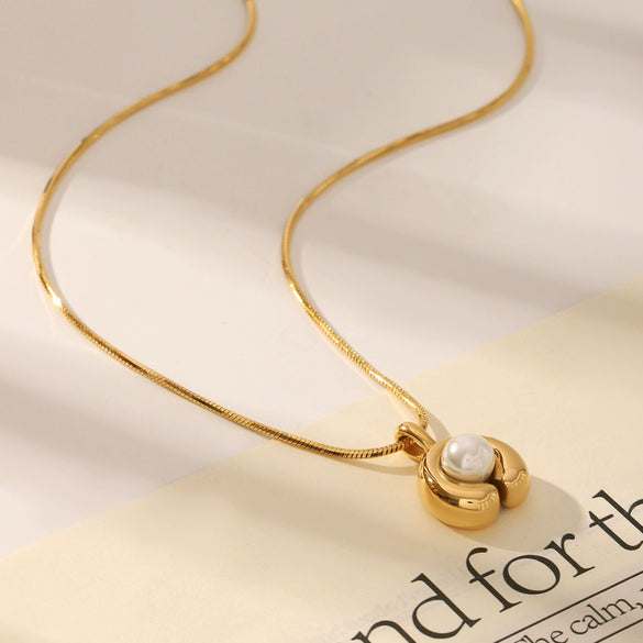 Wholesale Women's U Shaped Inlaid Pearl Titanium Steel And Stainless Steel Necklace With Vacuum Electroplating And Snake Bone Chain
