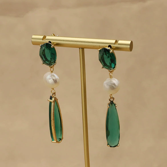 Wholesale Women's Vintage Geometric Natural Pearl Water Drop Pendant Earrings With Electroplating