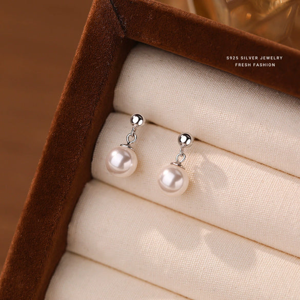 Wholesale Women's Vintage Geometric Round Earrings Made Of S925 Sterling Silver And Imitation Pearls With Electroplating
