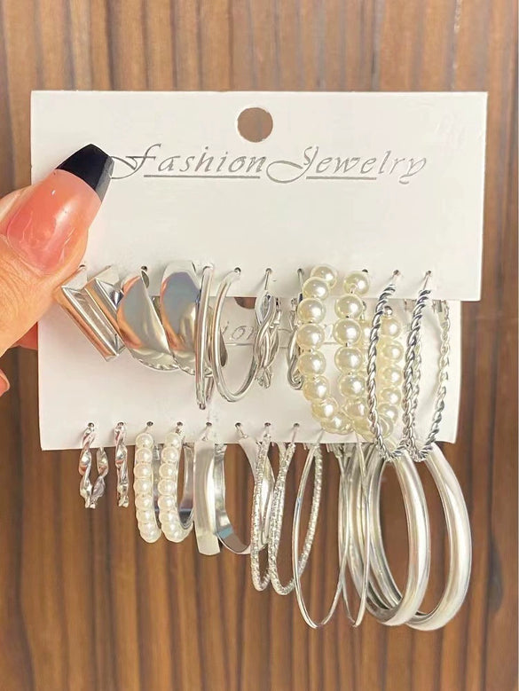 Wholesale Women's Vintage Pearl Leopard Acrylic Cshaped Earrings Set Alloy Acrylic Pearl Material With Geometric Style And Electroplating