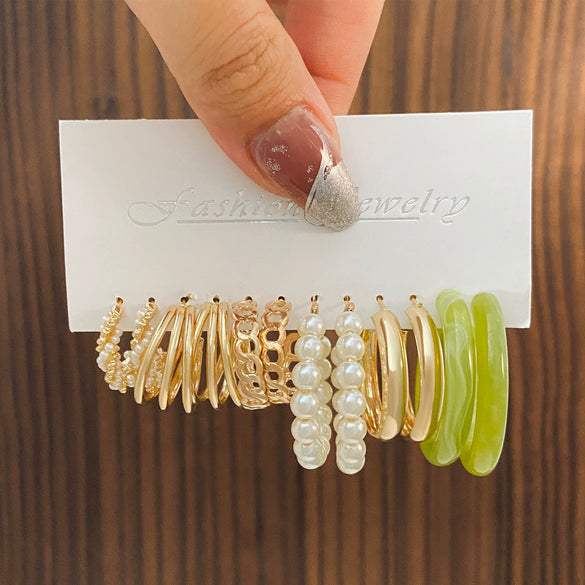 Wholesale Women's Vintage Pearl Leopard Acrylic Cshaped Earrings Set Alloy Acrylic Pearl Material With Geometric Style And Electroplating