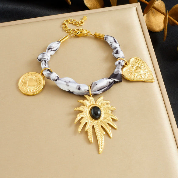 Wholesale Women's Vintage Plants And Flowers Pattern Stainless Steel Electroplated Leaf Heart Necklace And Bracelet Set