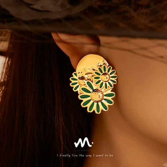 Wholesale Women's Vintage 316L Stainless Steel Dripping Oil Geometric Chrysanthemum Earrings With Electroplating