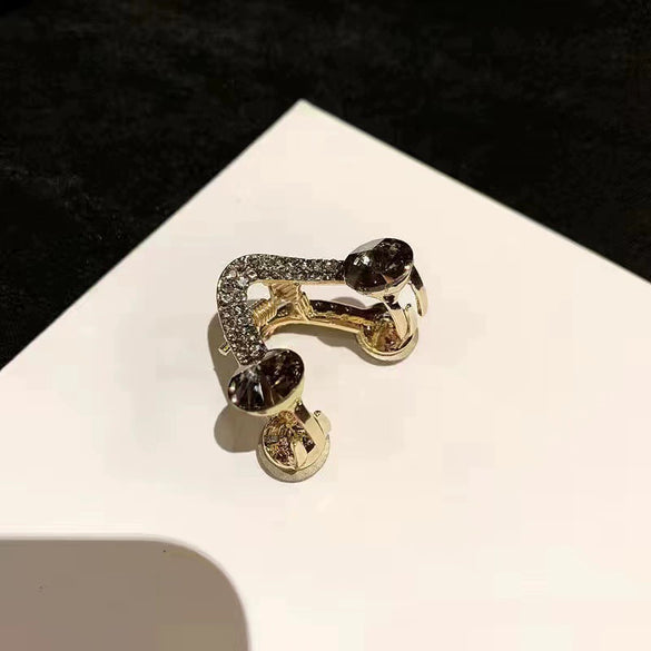 Wholesale Women's Vshaped Rhinestone Hairpin Electroplated Geometric Grab Clip
