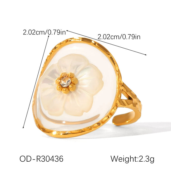 Wholesale Women's White Flower Ring In Titanium Steel With Vacuum Plating Non Fading High End Sense