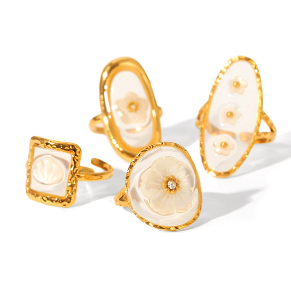 Wholesale Women's White Flower Ring In Titanium Steel With Vacuum Plating Non Fading High End Sense