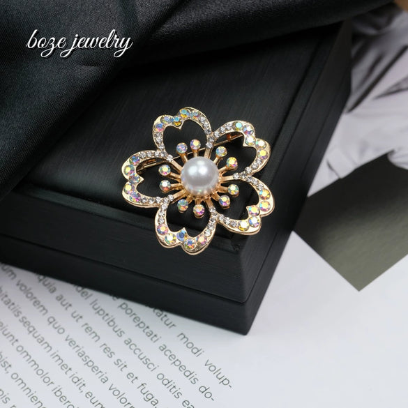 Wholesale Women's Zinc Alloy Flower Shaped Electroplated Brooch Accessories