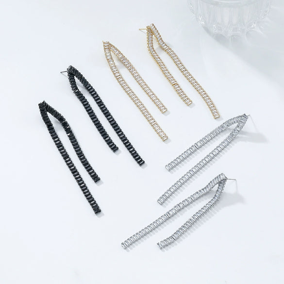 Wholesale Women's Zinc Alloy Geometric Tassel Chain Earrings Set With Diamonds Light Luxury Style