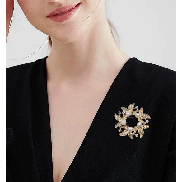 Wholesale Zinc Alloy Butterfly Brooch With Bow Pattern And Electroplating Processing Simple Style For Women