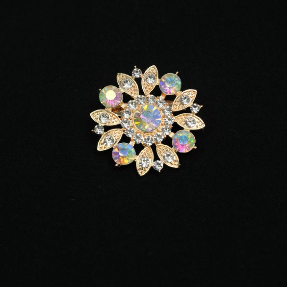 Wholesale Zinc Alloy Flower Shaped Rhinestone Brooch With Electroplating For Women And Unisex