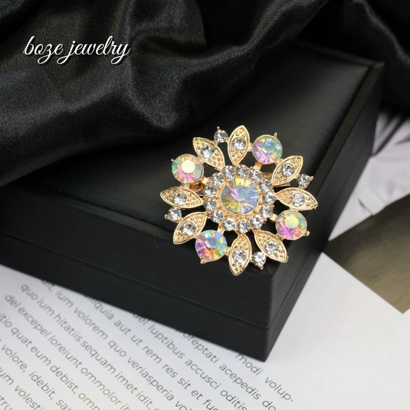 Wholesale Zinc Alloy Flower Shaped Rhinestone Brooch With Electroplating For Women And Unisex
