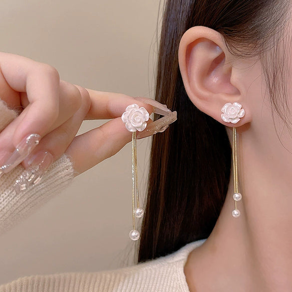 Wholesale Zinc Alloy Flower Tassel Stud Earrings For Women Light Luxury Style Electroplated