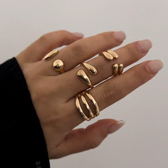 Wholesale Zinc Alloy Geometric Exaggerated Cut Electroplated Open Bracelet