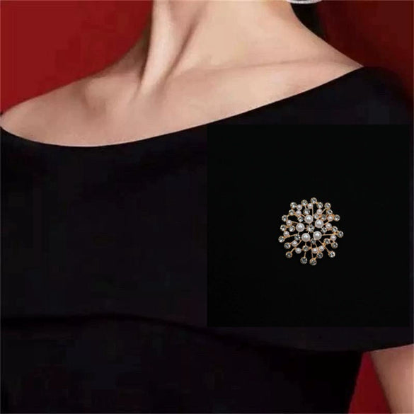 Wholesale Zinc Alloy Pearl Diamond Geometric Flower Brooch With Electroplating Unisex Light Luxury Temperament Allmatch Accessory
