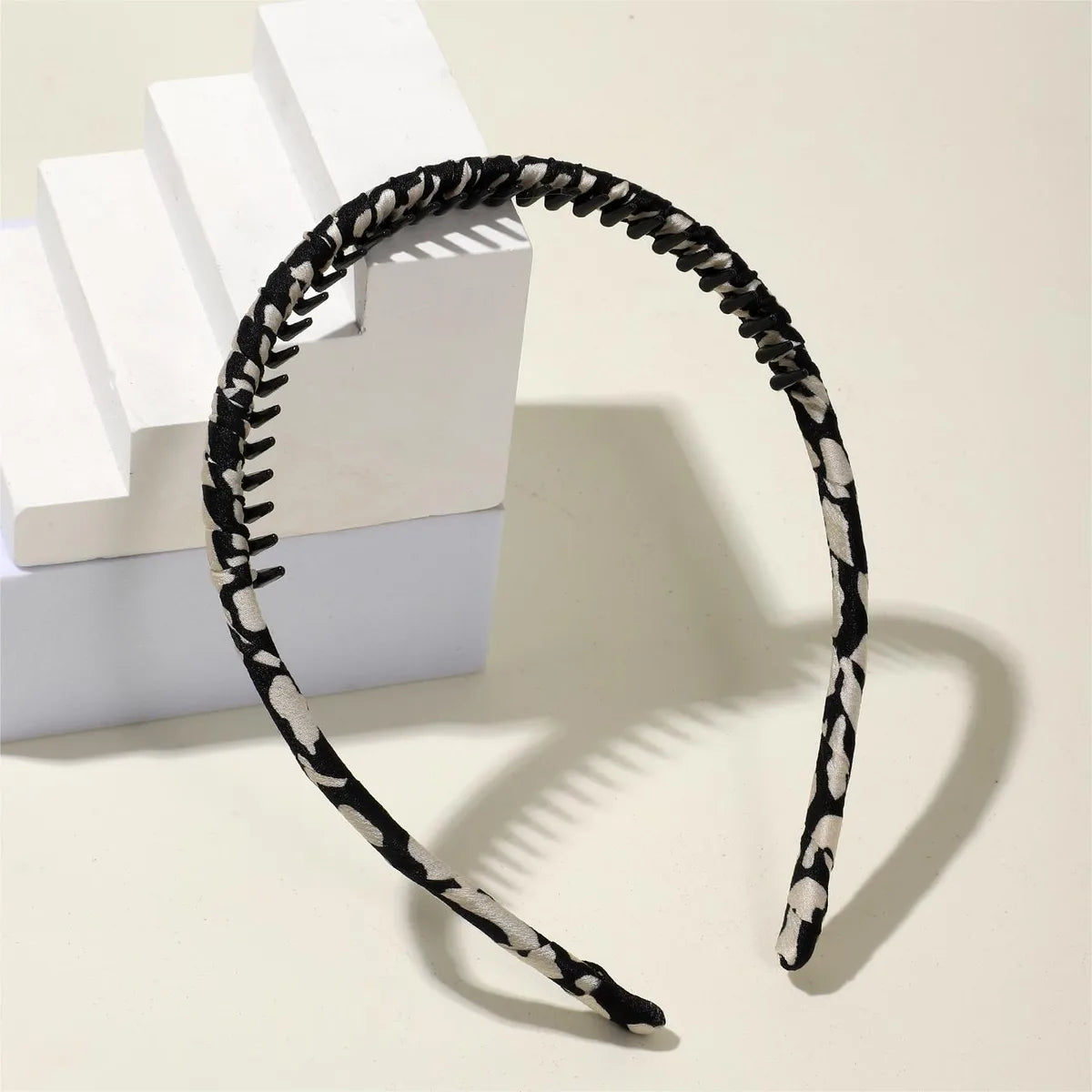 Women'S Basic Artistic Leopard Plastic Fabric Woven Belt Hair Band