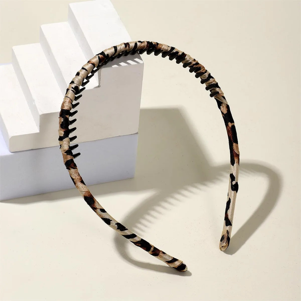 Women'S Basic Artistic Leopard Plastic Fabric Woven Belt Hair Band