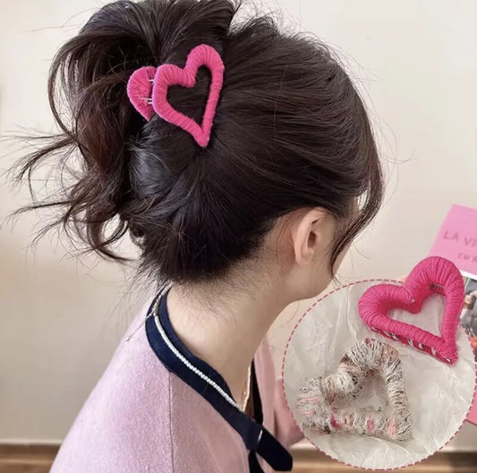 Women'S Casual Cute Heart Shape Yarn Handmade Hair Claws