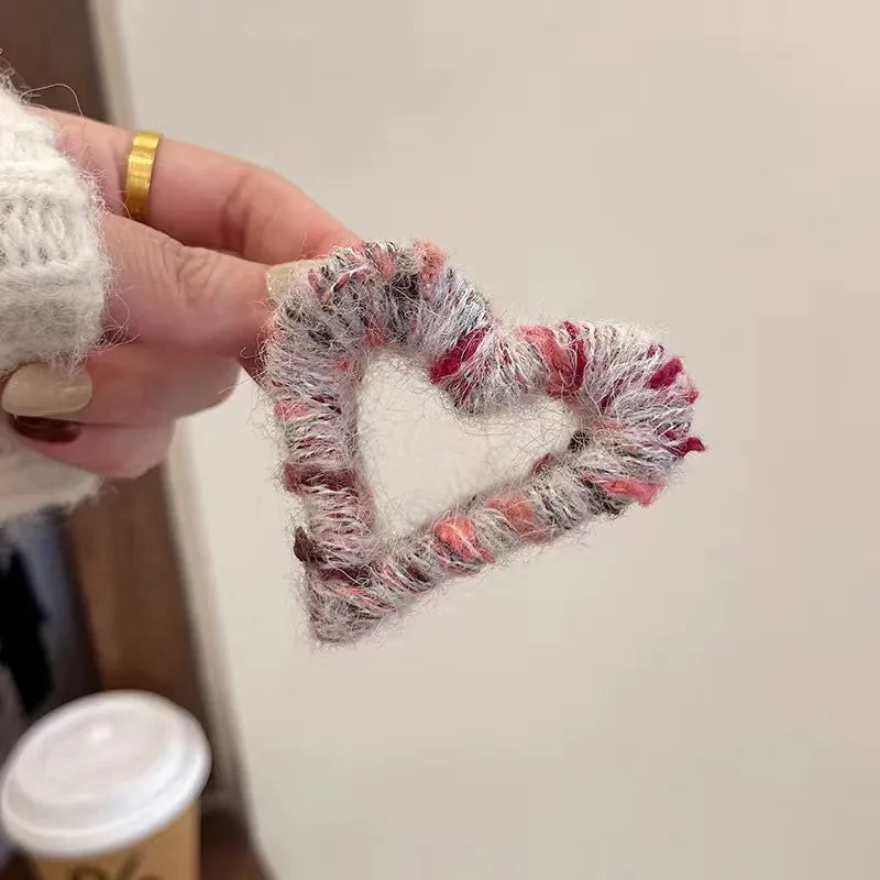 Women'S Casual Cute Heart Shape Yarn Handmade Hair Claws