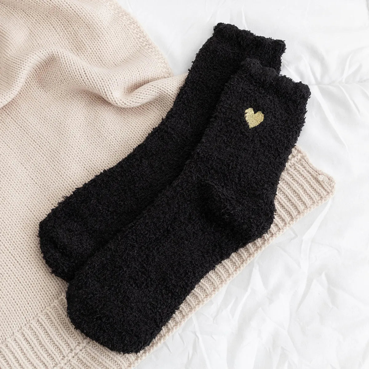 Women'S Casual Heart Shape Coral Fleece Crew Socks