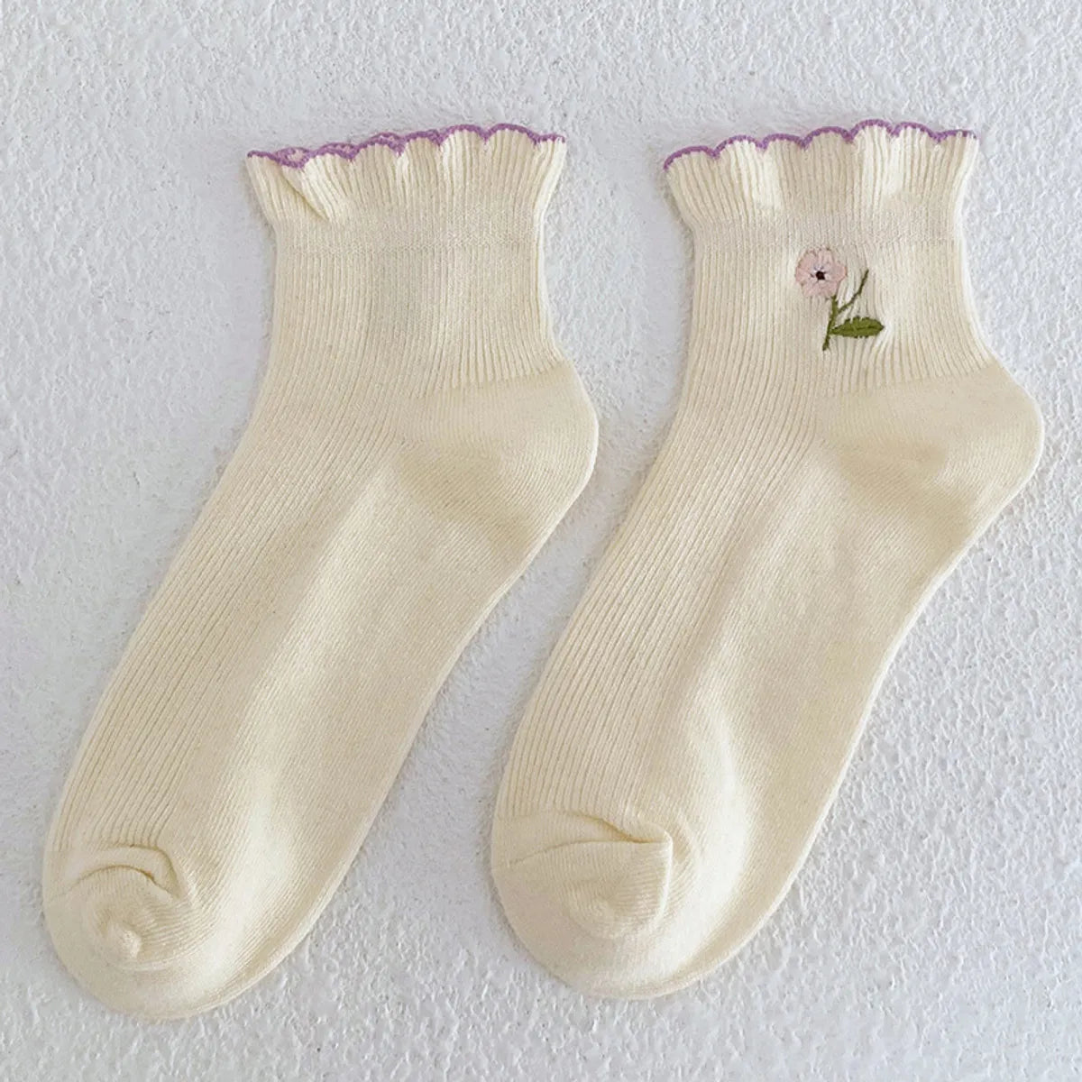 Women'S Cute Japanese Style Flower Cotton Embroidery Crew Socks A Pair