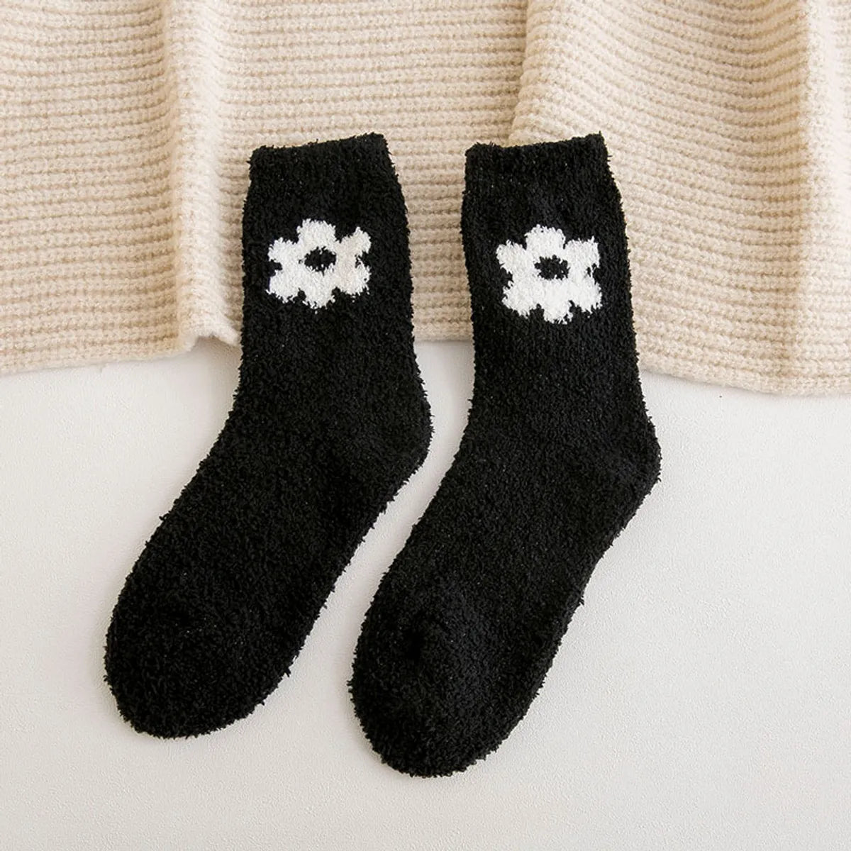 Women'S Cute Sweet Flower Polyester Jacquard Crew Socks A Pair