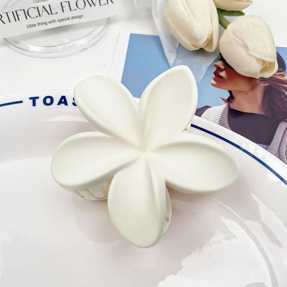 Women'S Elegant Flower Plastic Resin Hair Claws