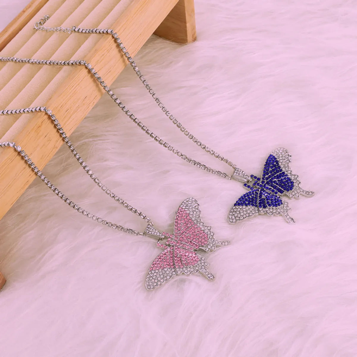 Women'S Exaggerated Butterfly Alloy Rhinestones Necklace Inlay