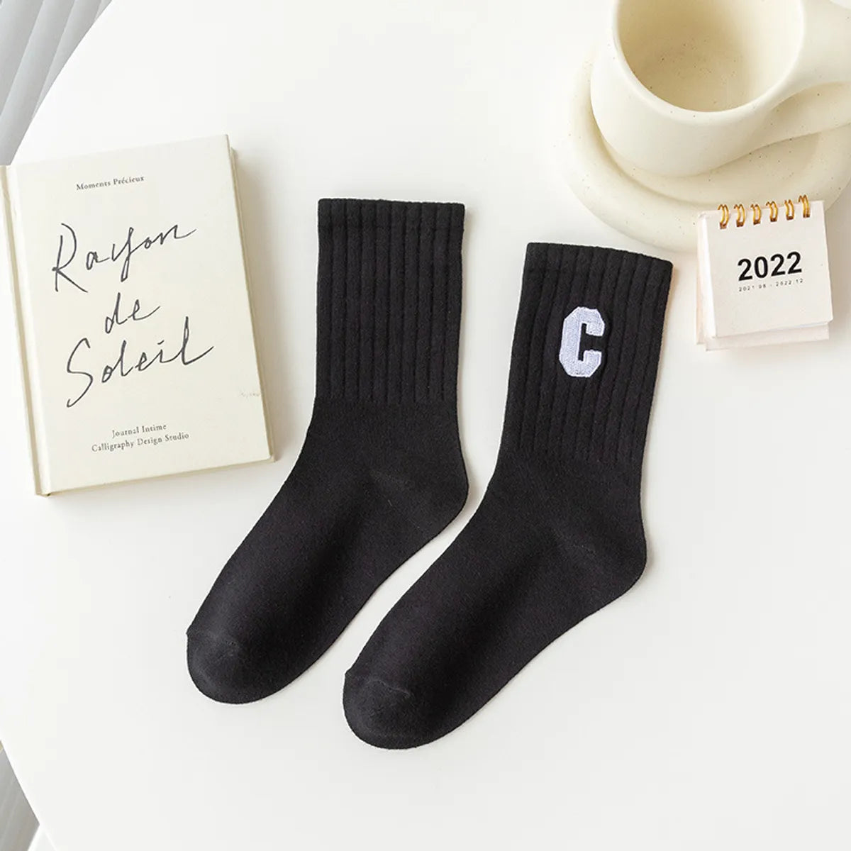 Women'S Fashion Letter Solid Color Cotton Crew Socks A Pair