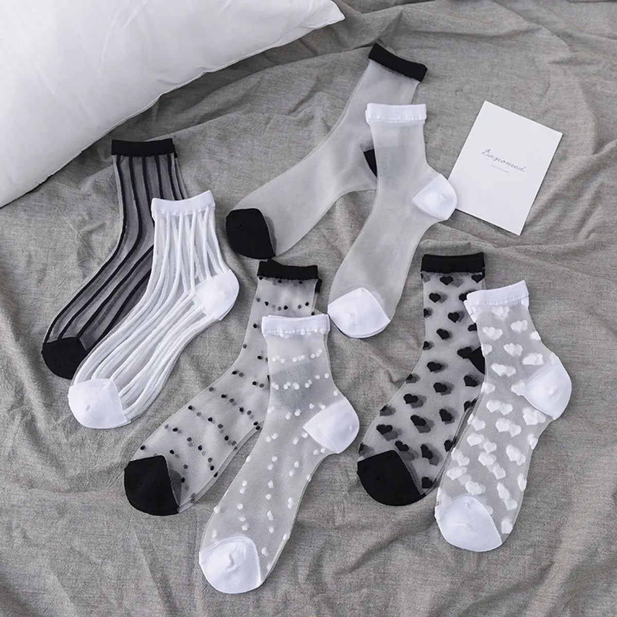 Women'S Japanese Style Heart Shape Solid Color Nylon Polyester Jacquard Crew Socks A Pair