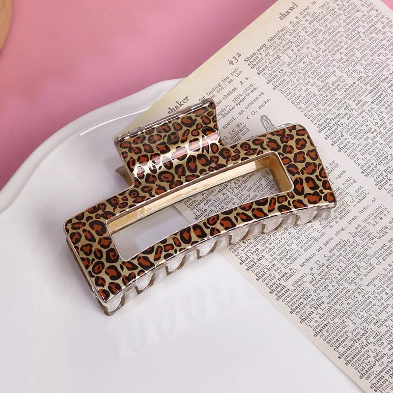 Women'S Retro Leopard Plastic Printing Hollow Out Hair Claws